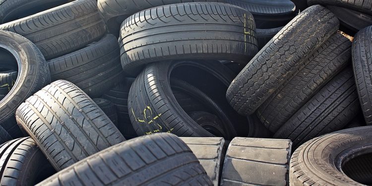 7 Tips Perawatan Ban Mobil